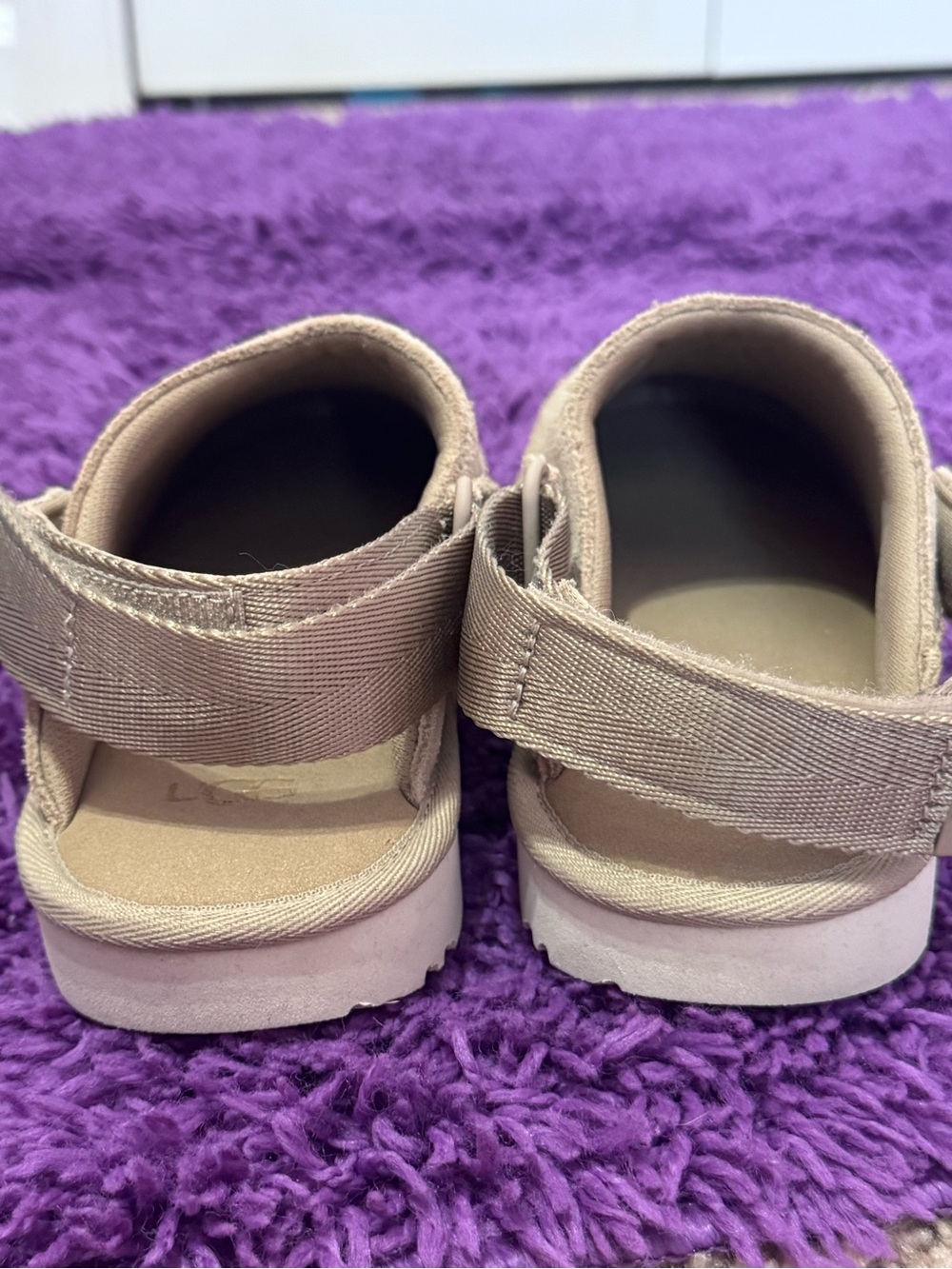 UGG Big Kids Goldenstar Suede Slip-On Clog in Tan-Size 4 - Picture 4 of 9